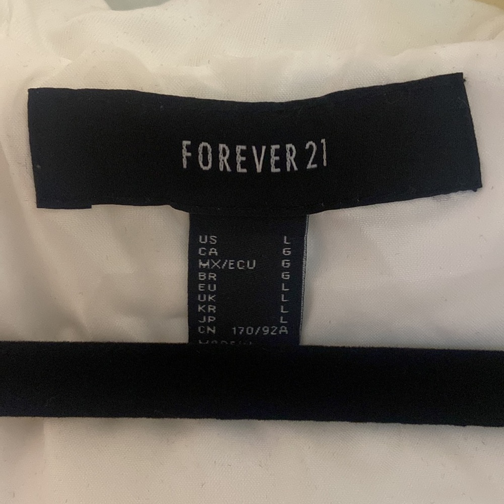 White  Puffer coat - Picture 5 of 11